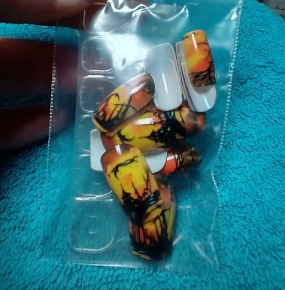 Press on nails castle sunset black yellow orange art nail set - Picture 2 of 2